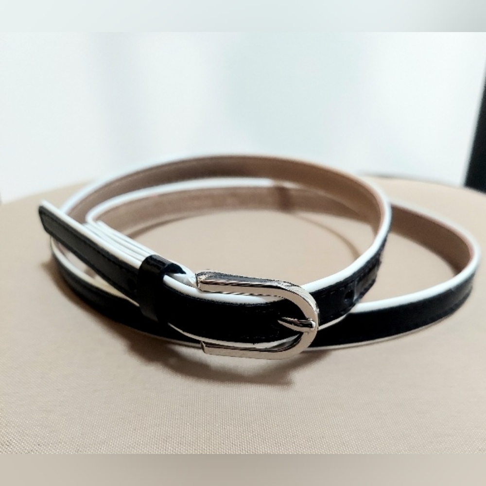 NY&Co Belt, Size M, TwoTone, Black Patent White Trim